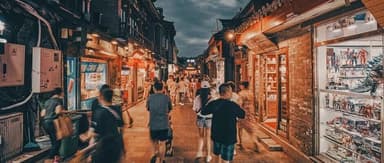 Li Xiang x Li Feng: Behind the "May Day" Travel Data — The Long-Term Trends Easy to Overlook | Li Feng Column