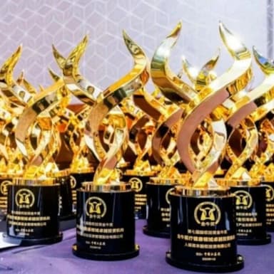 Code Moment | Source Code Capital Wins the 7th Golden Bull Award for Sustained Excellence in Venture Capital